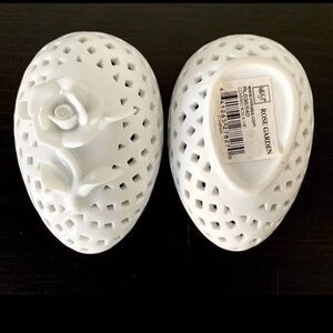 Mikasa Vintage Trinket Box Raised Rose Porcelain White Egg cut-out jewelry